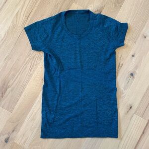 Lululemon Swiftly Tech Short Sleeve Size 8